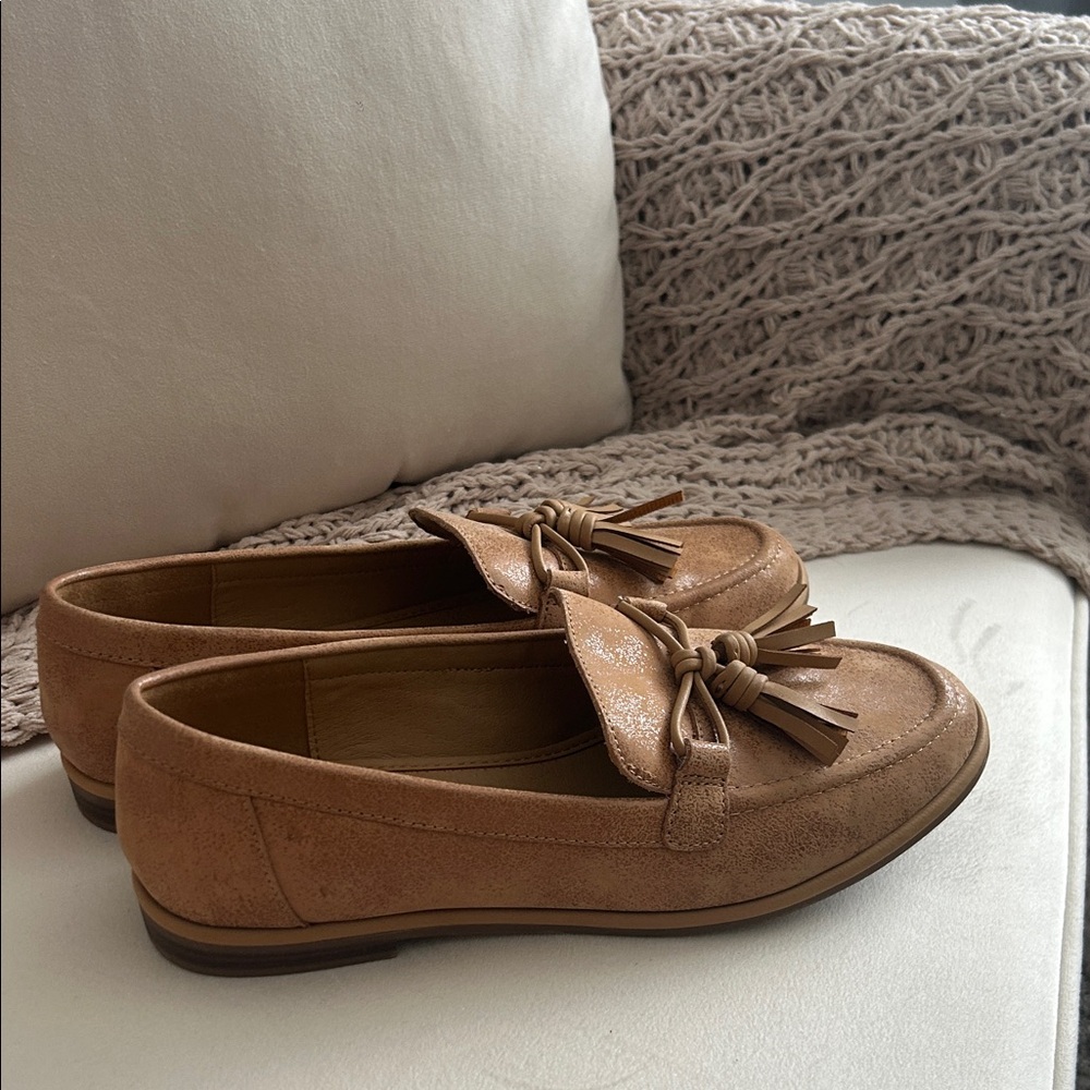 Crown vintage Tan Tassel Loafers - Picture 6 of 6